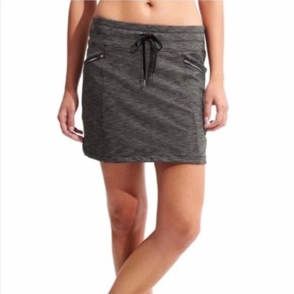 Athleta Metro Downtown Skort Skirt Women’s Medium Heather Gray Front Zip Pockets
